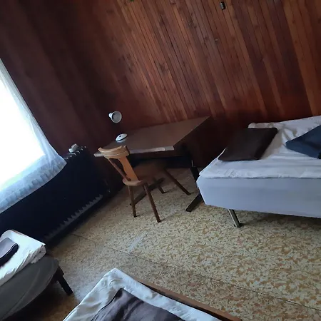 Goecseji Turista Haz Salomvar Zalacséb